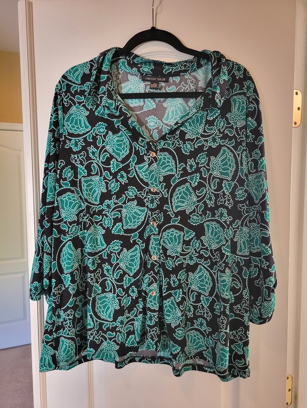 Carolyn Taylor Woman Blouse 3X Green Black Floral Medallion Button Front Shirt